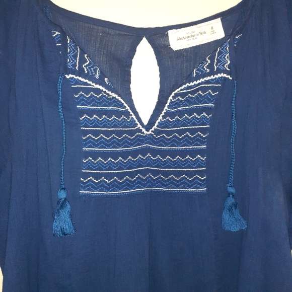 Abercrombie & Fitch | Embroidered Top - Picture 2 of 8